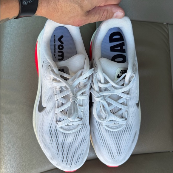 Nike Vomero 18 brand new no box - Picture 2 of 3